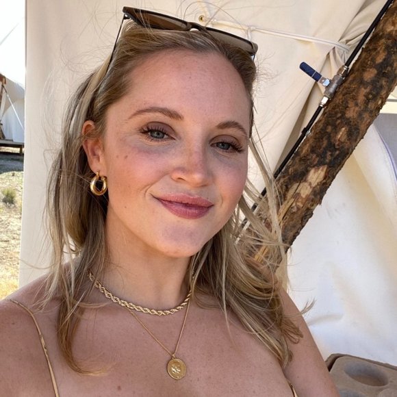 Meet your Posher, Shea - Picture 1 of 1